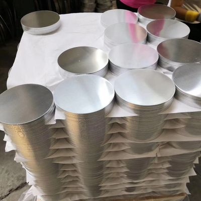 Reflectieve 0,7 mm 0,8 mm Aluminium Ronde schijf 1050 1060 1100 Pot Custom Size High Flatness Burr Free Edge Food Grade
