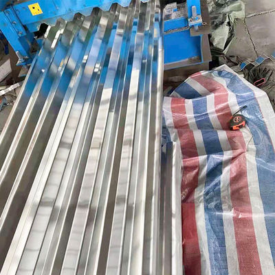 De rollen van het het Aluminiumrolblad van de dakbedekkingsrol rollen Aangepaste Spleetbreedte met grote trekspanning